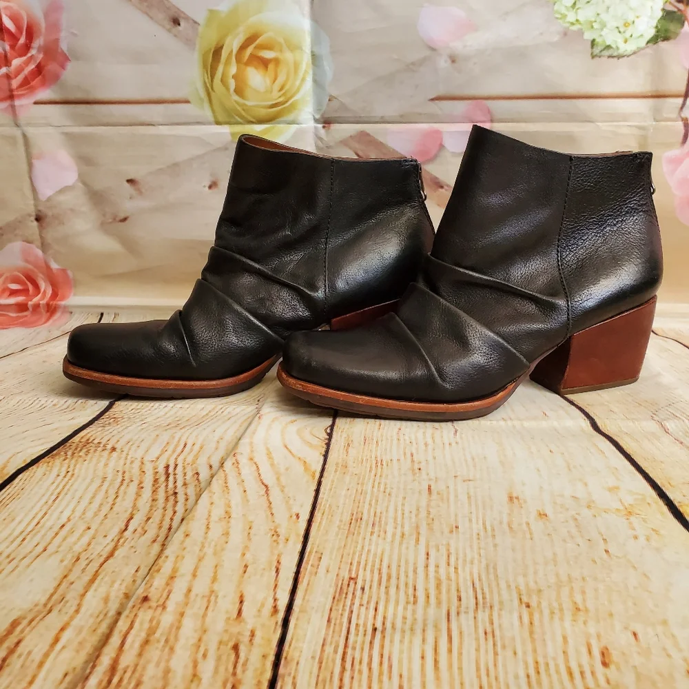 Kork Ease short black booties - Picture 2 of 12